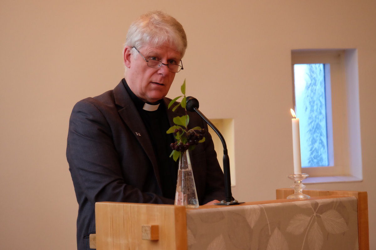 Pastori Jukka Norvanto piti yhteyspäivien raamattutunnit.